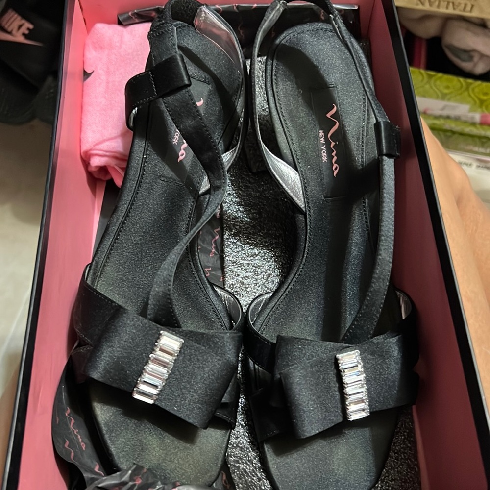 ❤️❤️❤️Nina black satin open toe heels